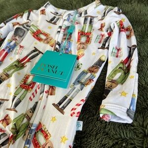 Posh Peanut New Tags Nutcracker Holiday Christmas Zip Footie White size Newborn